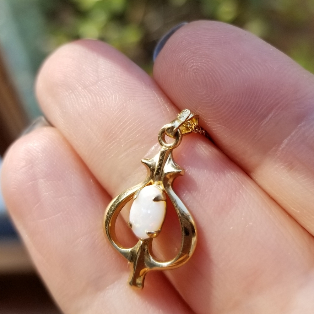 Beautiful Opal Stone 12kt gold plated